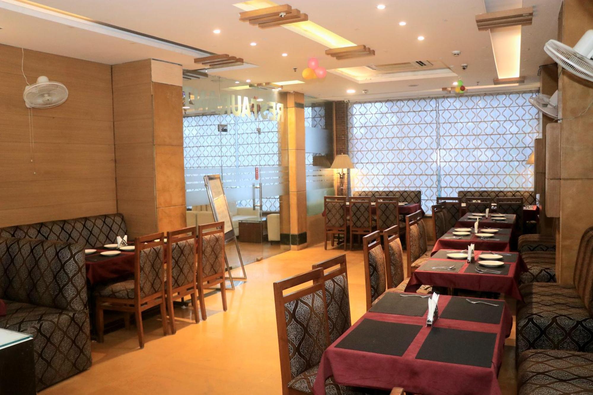 Modi Hotel & Resorts Pinjaur Exterior photo